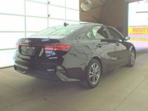 Used 2024 Kia Forte LXS FWD image 4