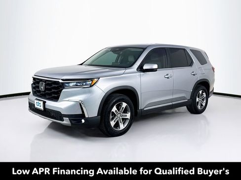 Used 2025 Honda Pilot EX-L image 3
