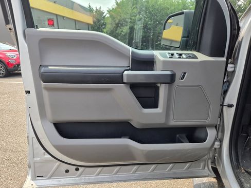 Used 2018 Ford F150 XLT AWD/4WD image 11
