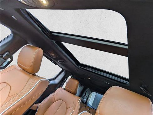 Used 2024 Chrysler Pacifica Pinnacle image 15