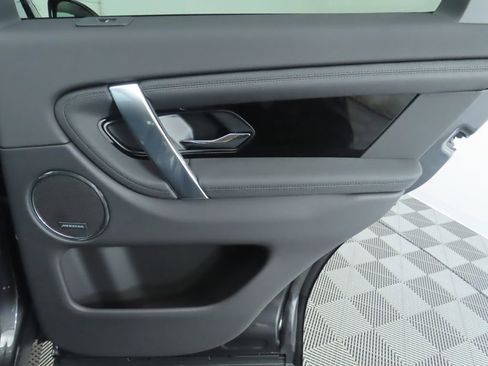 Used 2025 Land Rover Discovery Sport S image 29