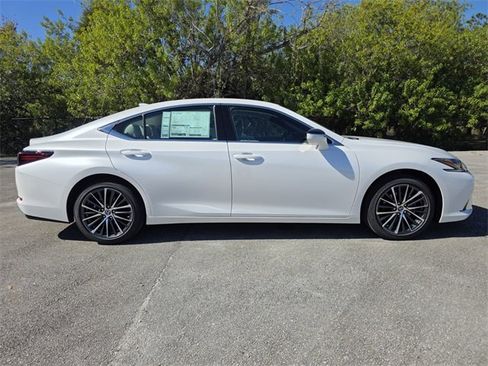 New 2025 Lexus ES 350 w/ Premium Package image 2