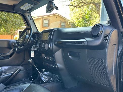 Used 2014 Jeep Wrangler Altitude image 32