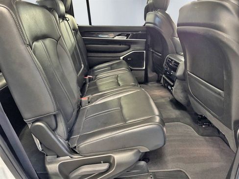 Used 2023 Jeep Wagoneer 4WD w/ Premium Group I image 27