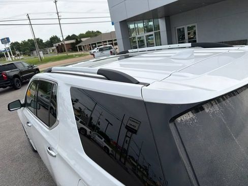 Used 2023 Chevrolet Traverse High Country w/ LPO, Floor Liner Package AWD/4WD image 34