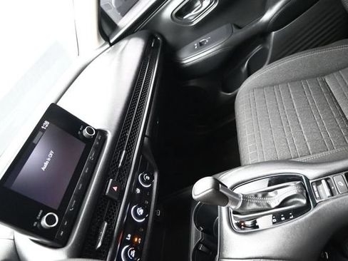 Used 2025 Honda HR-V LX image 15