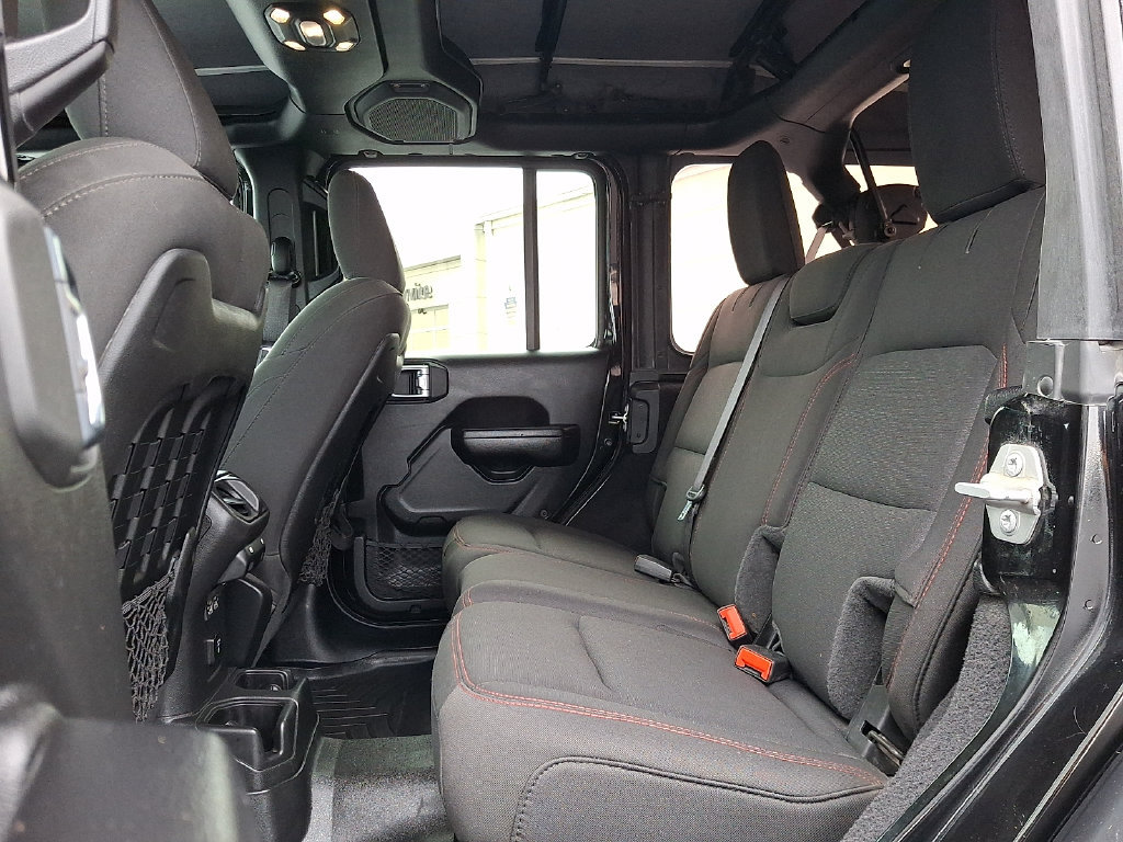 Used 2021 Jeep Wrangler Unlimited Rubicon AWD/4WD image 9