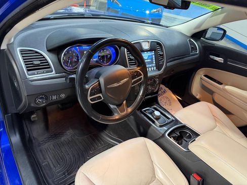 Used 2018 Chrysler 300 Touring L image 15