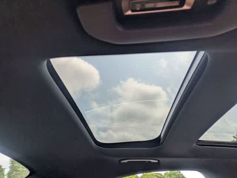 Used 2025 Mercedes-Benz E 350 4MATIC Sedan image 21