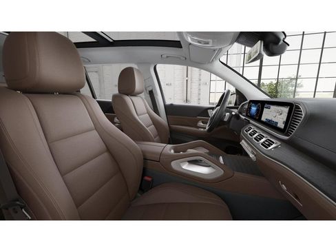 New 2026 Mercedes-Benz GLS 450 4MATIC image 4