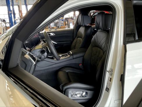 New 2026 BMW X6 xDrive40i image 9