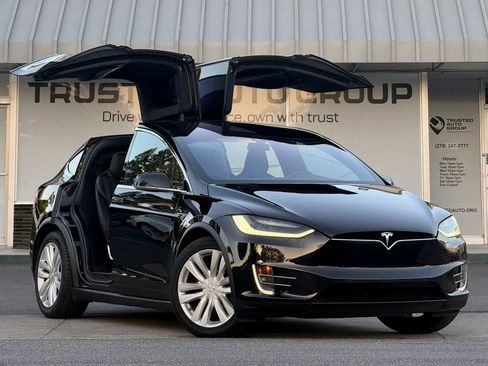 Used 2016 Tesla Model X 90D AWD/4WD image 2