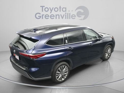 Used 2022 Toyota Highlander Platinum FWD image 15