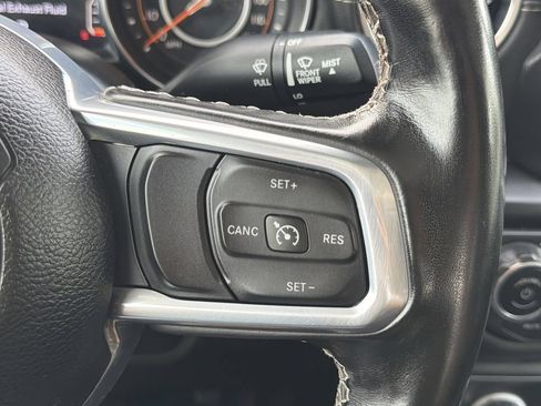 Used 2021 Jeep Gladiator Overland w/ Uconnect 4C Nav & Sound Group AWD/4WD image 8