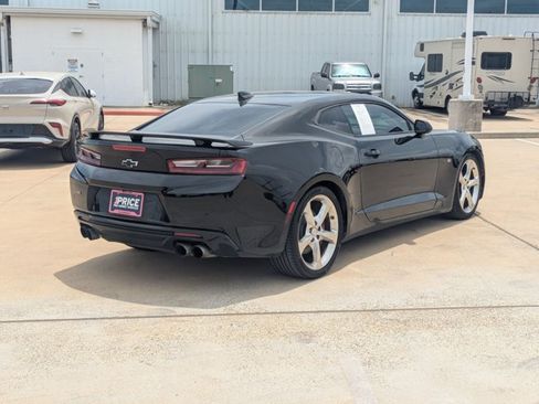 Used 2017 Chevrolet Camaro SS RWD image 5