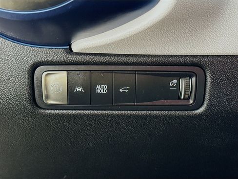 Used 2025 Chevrolet Equinox EV LT w/ Convenience Package image 14