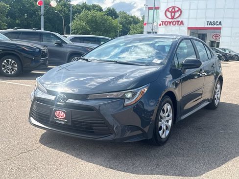 Used 2025 Toyota Corolla LE w/ Convenience Package FWD image 3