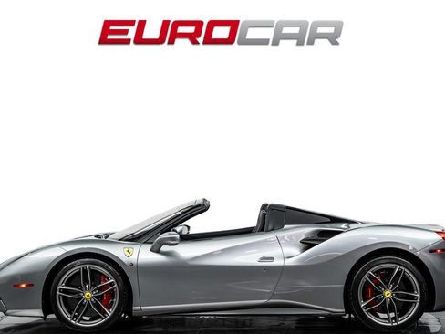 Used 2018 Ferrari 488 Spider RWD image 2
