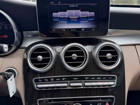 Used 2017 Mercedes-Benz C 300 Sedan image 8