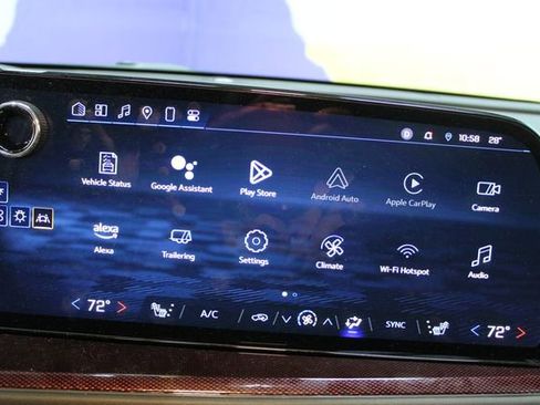 Used 2024 Chevrolet Traverse Z71 image 26