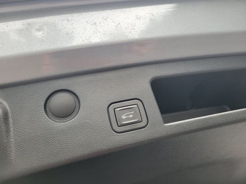 Certified 2025 Chevrolet Equinox LT w/ Convenience Package II FWD image 8