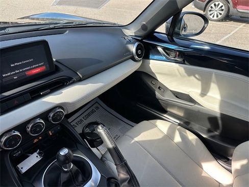 Used 2021 MAZDA MX-5 Miata RF Grand Touring image 25