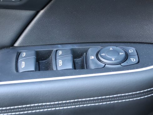 Used 2022 Buick Envision Avenir w/ Technology Package II FWD image 13