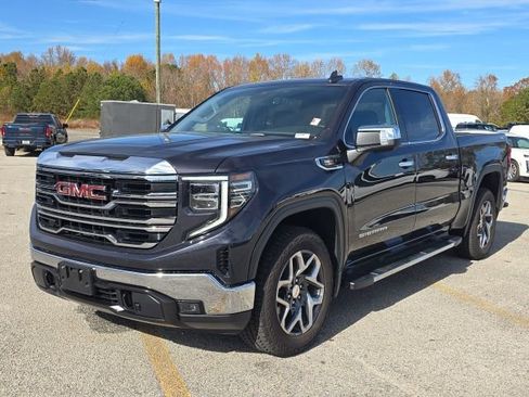 Used 2024 GMC Sierra 1500 SLT image 1