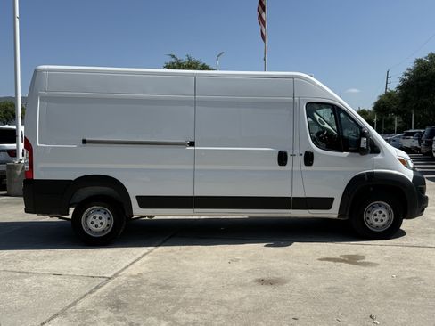 Used 2023 RAM ProMaster 2500 FWD image 3