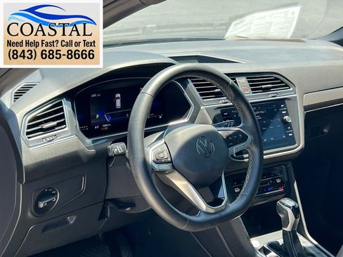 Used 2023 Volkswagen Tiguan SE AWD/4WD image 5