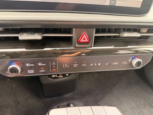 New 2025 Kia EV6 Light w/ Light LR Technology Package image 20