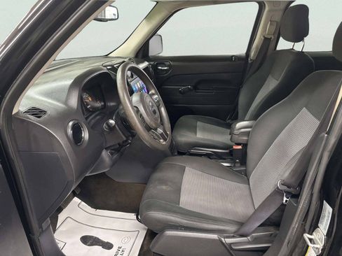 Used 2016 Jeep Patriot Sport FWD image 14