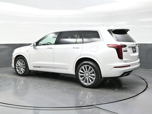 Certified 2023 Cadillac XT6 Premium Luxury AWD/4WD image 4