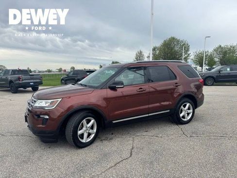 Used 2018 Ford Explorer XLT w/ Equipment Group 202A FWD image 8