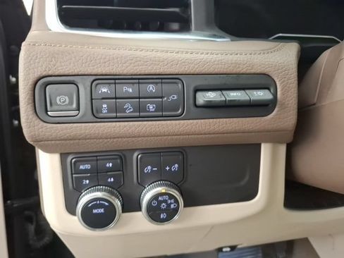 Used 2022 GMC Yukon Denali AWD/4WD image 23