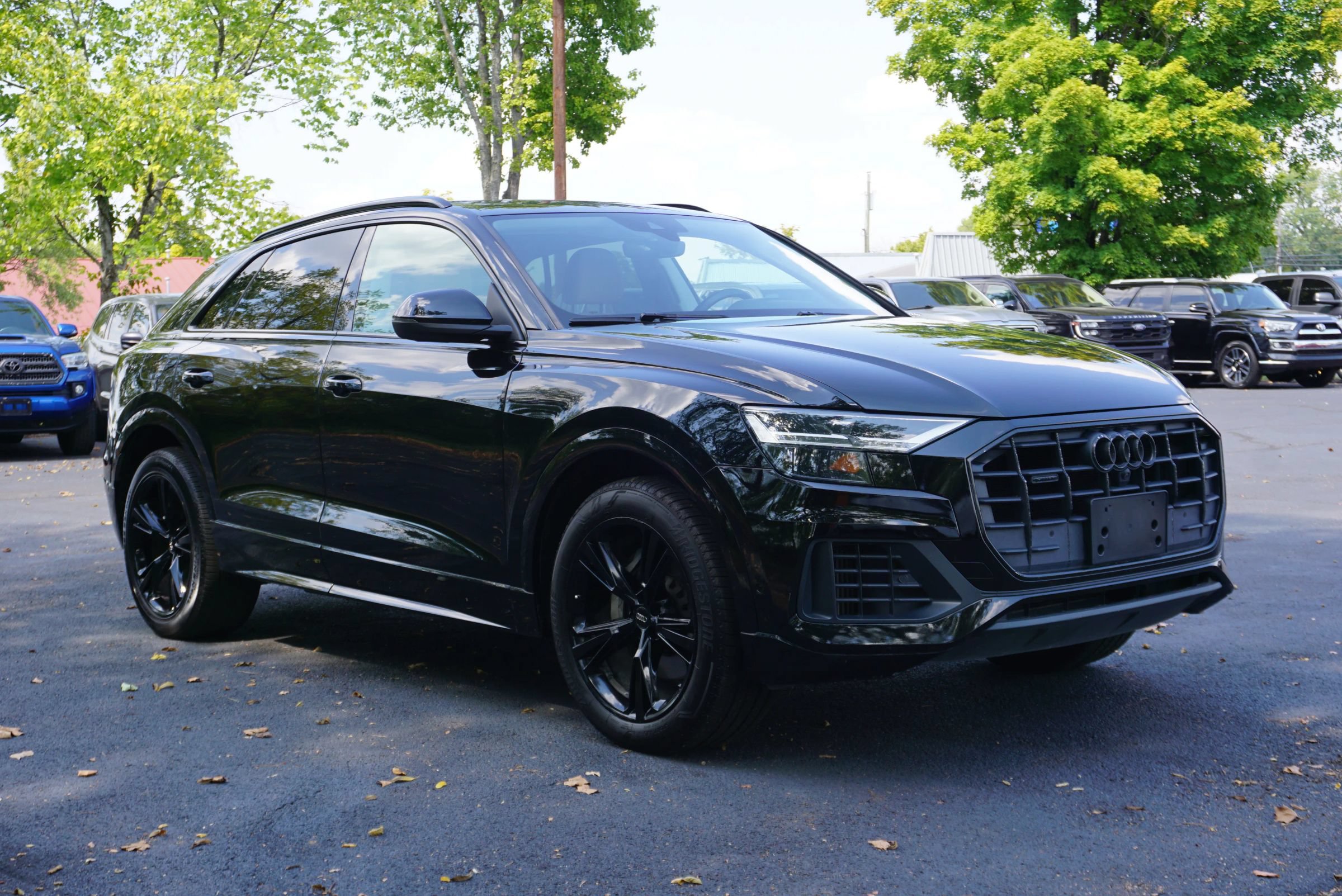Used 2019 Audi Q8 Premium Plus w/ Premium Plus AWD/4WD image 3