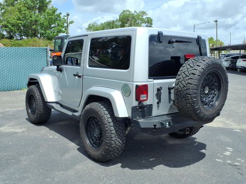 Used 2011 Jeep Wrangler Sahara w/ Dual Top Group AWD/4WD image 5