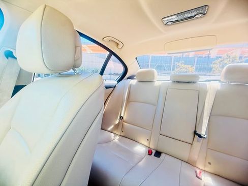 Used 2012 BMW 528i Sedan RWD image 35