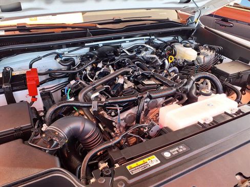 Certified 2025 Toyota 4Runner SR5 RWD image 25