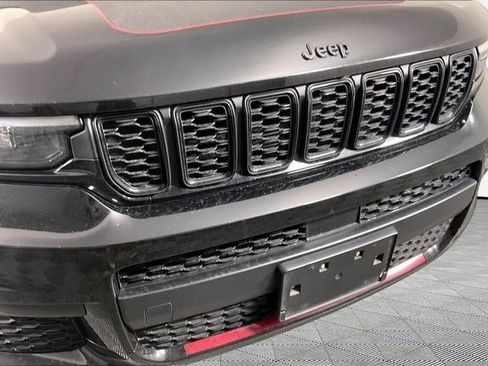 Used 2023 Jeep Grand Cherokee L Laredo AWD/4WD image 32