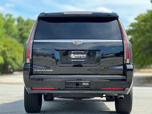 Used 2016 Cadillac Escalade Premium AWD/4WD image 6