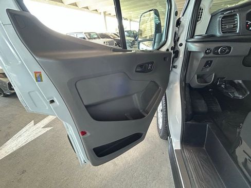 Used 2024 Ford E-Transit Base image 32