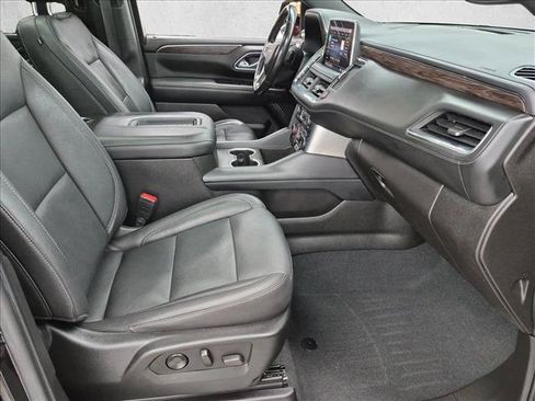 Used 2021 Chevrolet Suburban LT RWD image 21