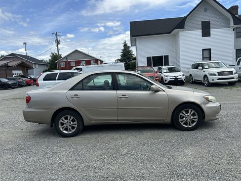 Used 2005 Toyota Camry LE FWD image 25