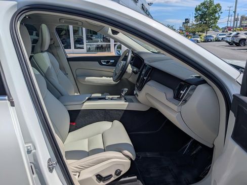 Used 2020 Volvo XC60 T6 Inscription AWD/4WD image 11