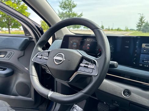 Used 2024 Nissan Ariya AWD image 21