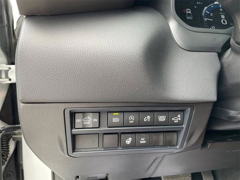 Used 2025 Toyota Tundra Limited image 17