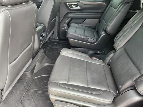 Used 2021 Chevrolet Tahoe Z71 w/ Z71 Signature Package AWD/4WD image 13