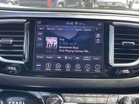 Used 2018 Chrysler Pacifica Touring-L Plus w/ Advanced Safetytec Group FWD image 37