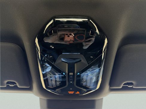 Used 2023 BMW 740i image 83